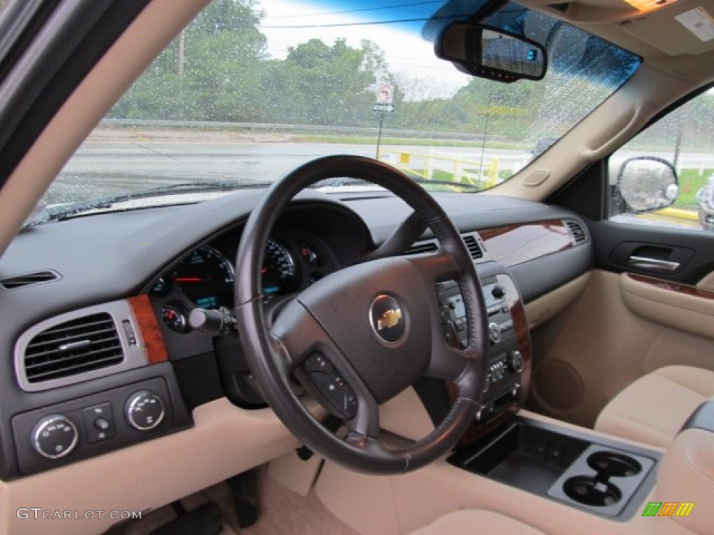 2008 Chevrolet Avalanche LT 4x4 Ebony/Light Cashmere Steering Wheel Photo #54453414