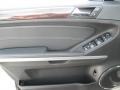Black - GL 550 4Matic Photo No. 6