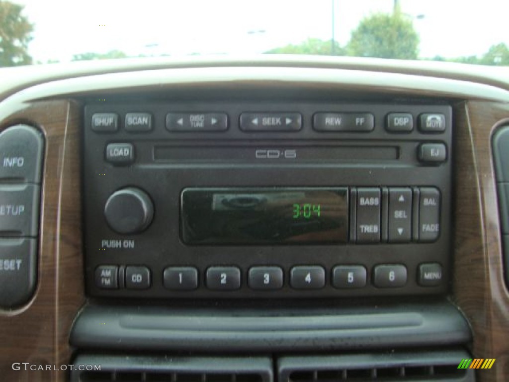 2003 Ford Explorer Eddie Bauer AWD Audio System Photos