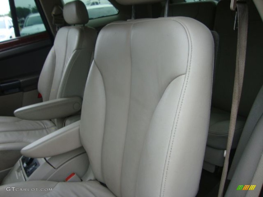 2004 Pacifica AWD - Stone White / Light Taupe photo #11