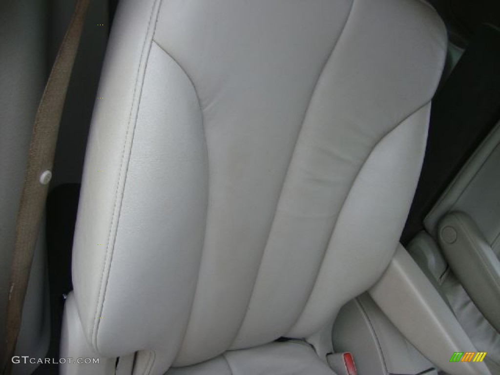 2004 Pacifica AWD - Stone White / Light Taupe photo #17