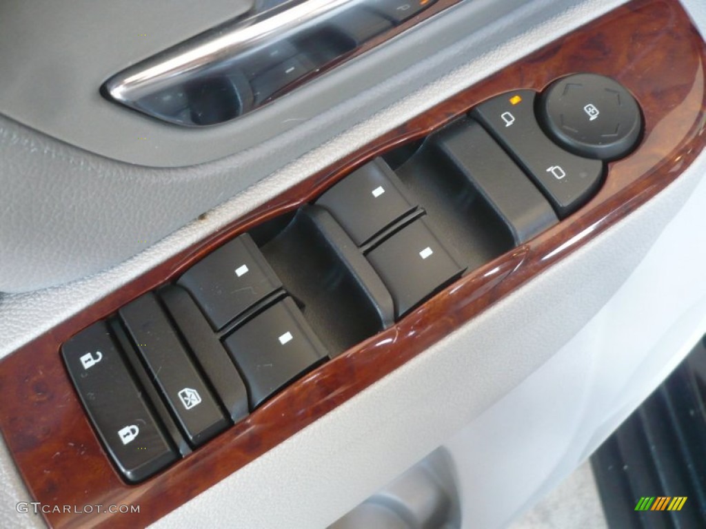 2010 Suburban LT 4x4 - Black / Light Titanium/Dark Titanium photo #8