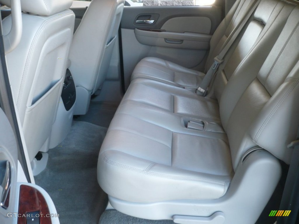 2010 Suburban LT 4x4 - Black / Light Titanium/Dark Titanium photo #10