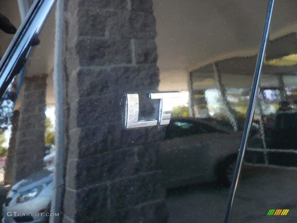 2010 Suburban LT 4x4 - Black / Light Titanium/Dark Titanium photo #14