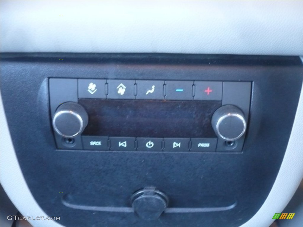 2010 Suburban LT 4x4 - Black / Light Titanium/Dark Titanium photo #19