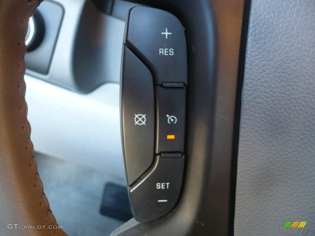 2010 Suburban LT 4x4 - Black / Light Titanium/Dark Titanium photo #26