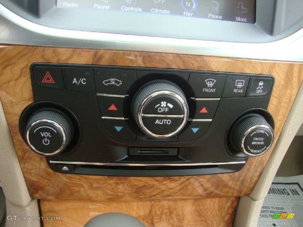 2012 Chrysler 300 C Controls Photo #54455637