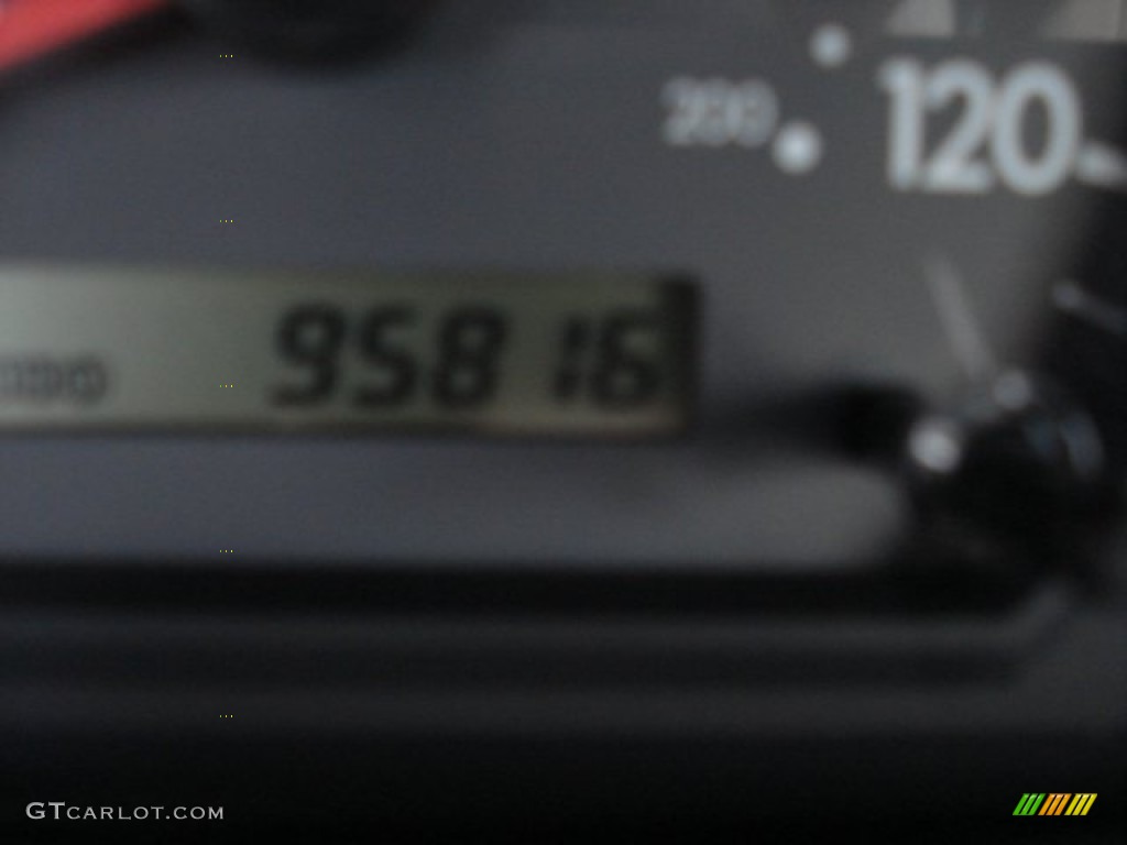 2005 Rio Cinco Hatchback - Cinnamon / Beige photo #24