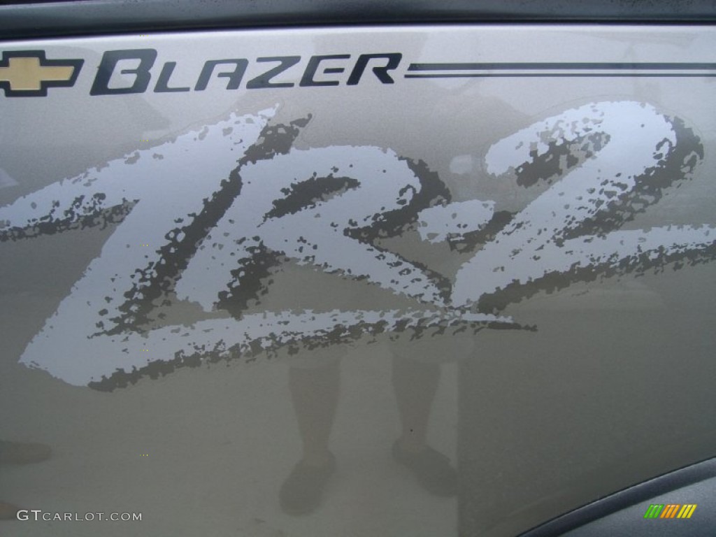2002 Chevrolet Blazer LS ZR2 4x4 Marks and Logos Photos