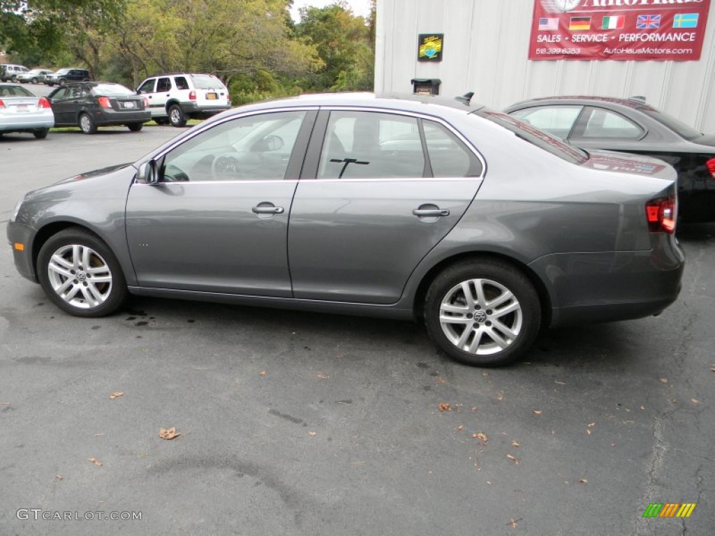 2010 Jetta TDI Sedan - Platinum Grey Metallic / Titan Black photo #15