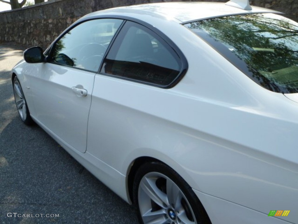 2010 3 Series 335i Coupe - Alpine White / Black photo #15