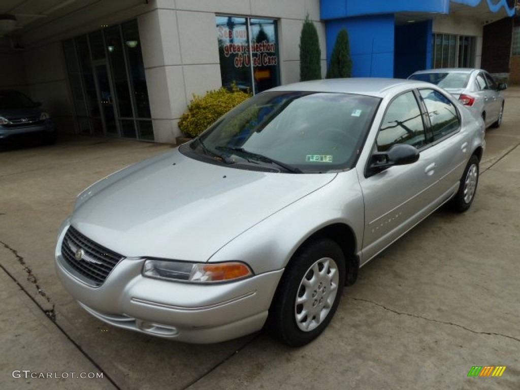 2000 Chrysler Cirrus LX Exterior Photos