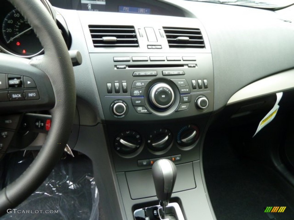 2012 Mazda MAZDA3 s Touring 5 Door Controls Photo #54463059