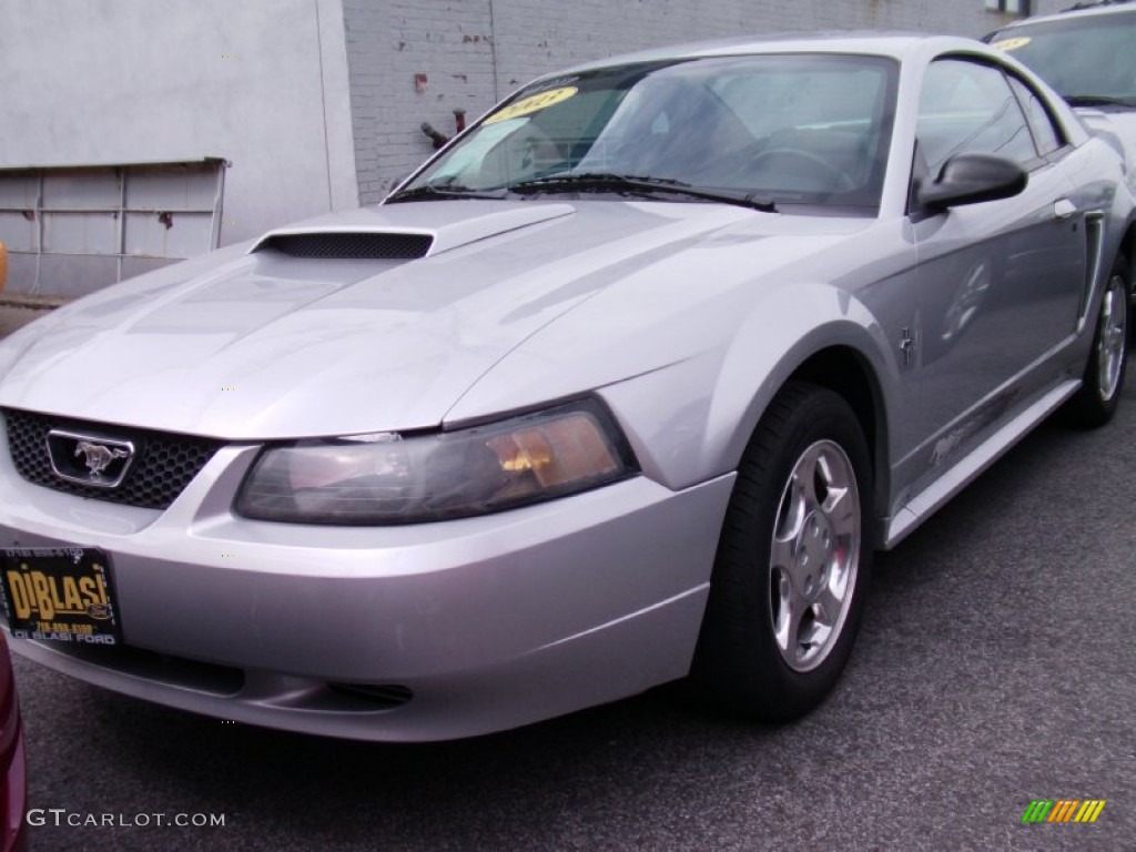 2003 Mustang V6 Coupe - Silver Metallic / Medium Graphite photo #1