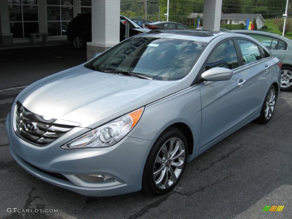 2012 Sonata SE - Iridescent Silver Blue Pearl / Black photo #2