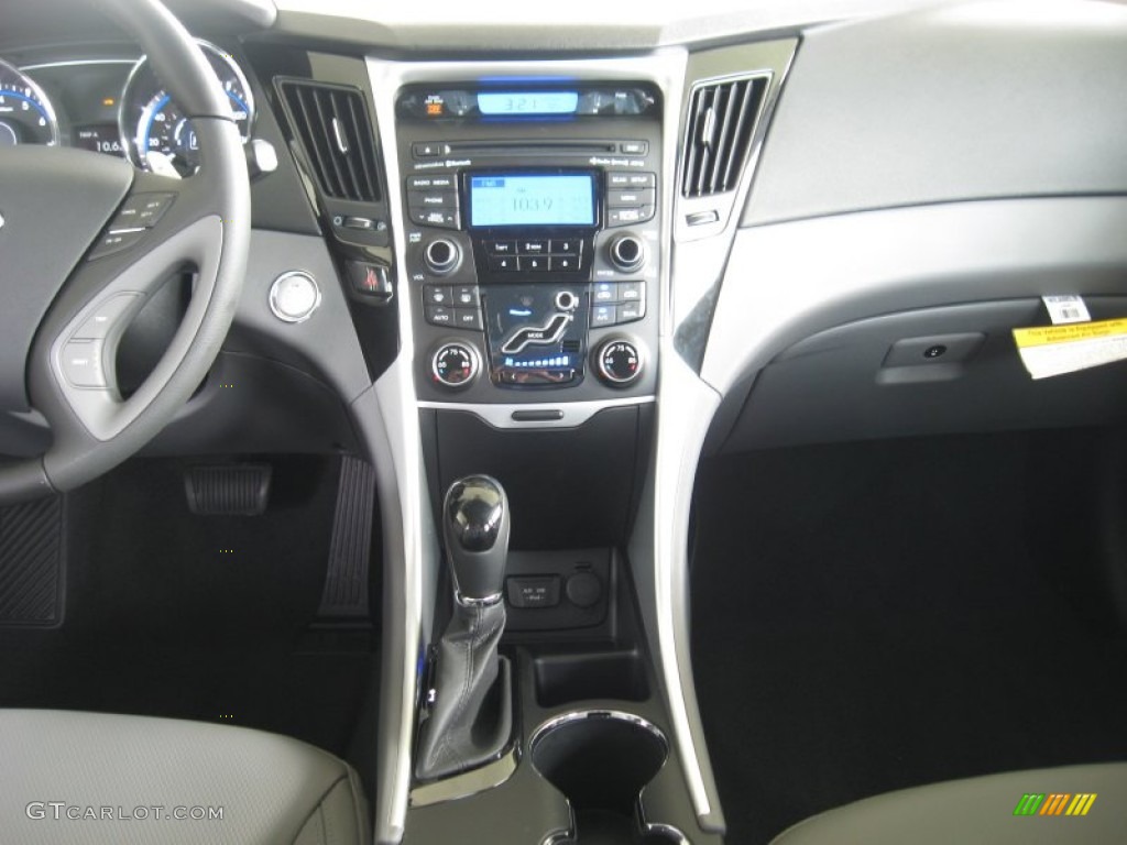 2012 Hyundai Sonata Limited 2.0T Controls Photo #54466125