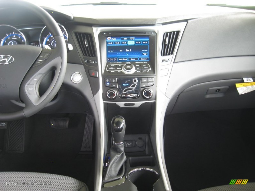 2012 Hyundai Sonata SE 2.0T Controls Photo #54466389