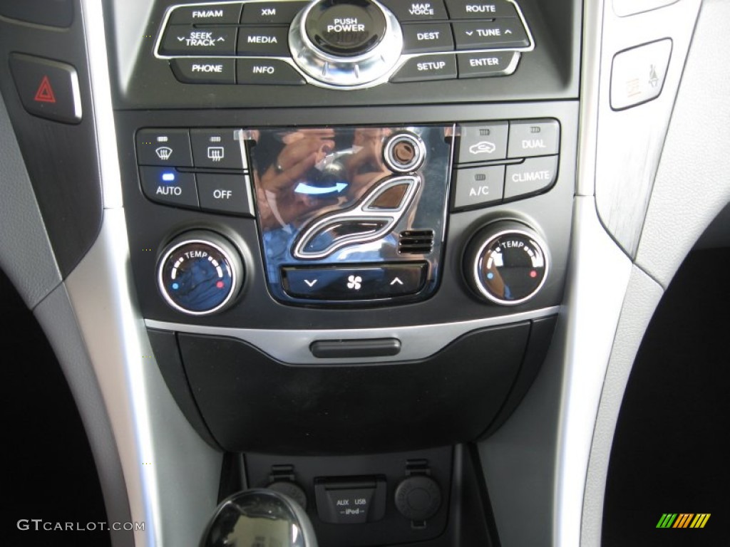 2012 Hyundai Sonata SE 2.0T Controls Photo #54466413