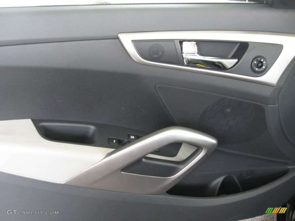 2012 Hyundai Veloster Standard Veloster Model Gray Door Panel Photo #54466575