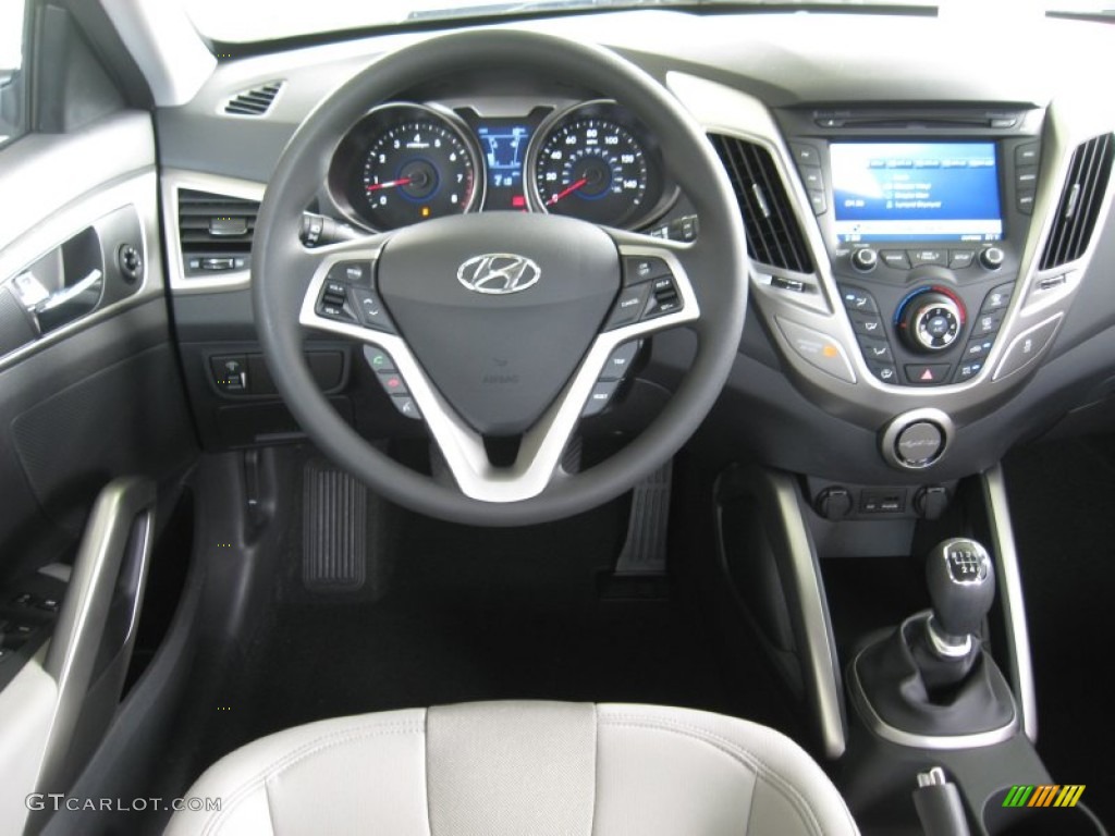 2012 Veloster  - Ultra Black / Gray photo #22
