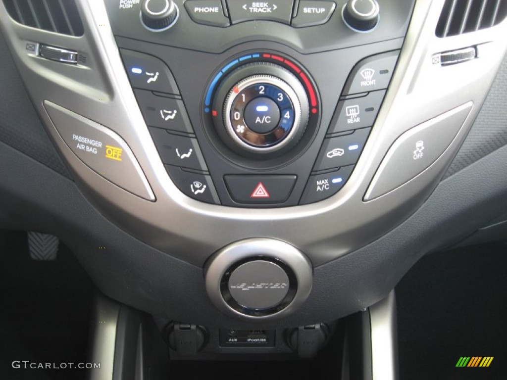 2012 Hyundai Veloster Standard Veloster Model Controls Photo #54466662