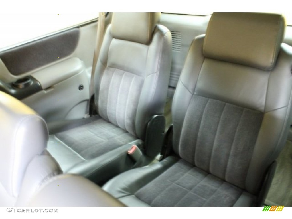 Medium Gray Interior 2001 Chevrolet Venture Warner Brothers Edition Photo #54467967