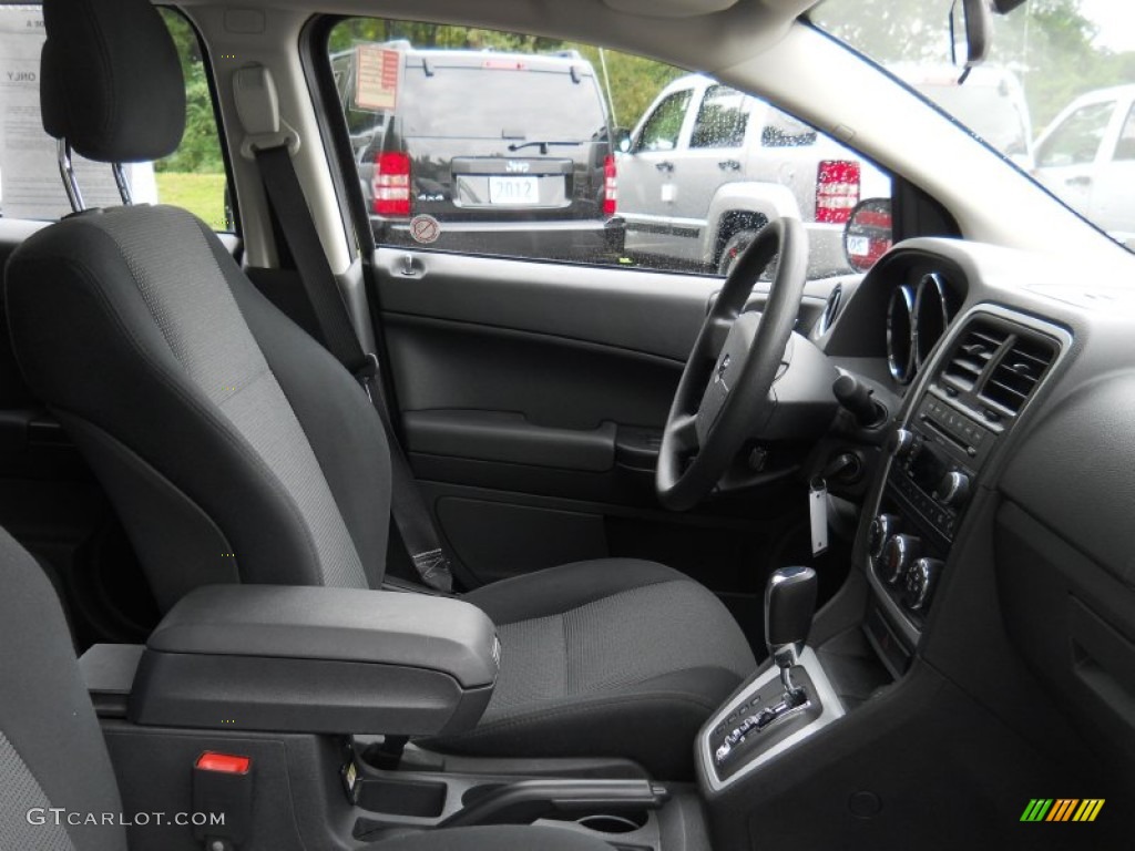 2010 Caliber SXT - Optic Green Metallic / Dark Slate Gray photo #7