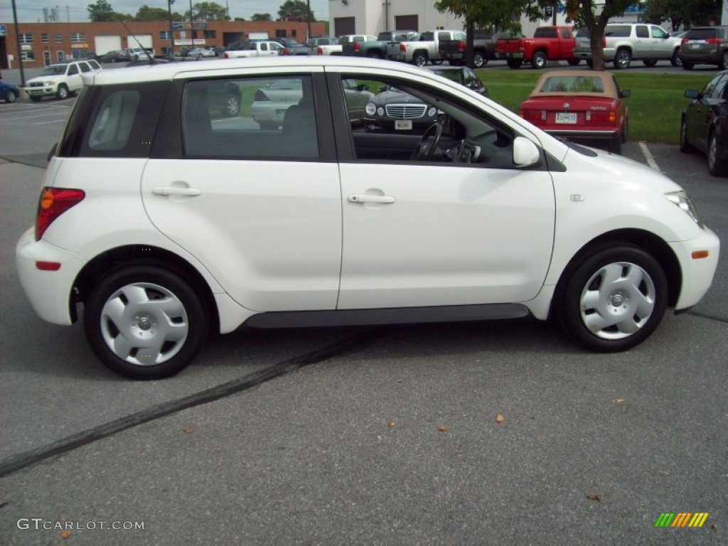 Polar White 2005 Scion xA Standard xA Model Exterior Photo #54472143