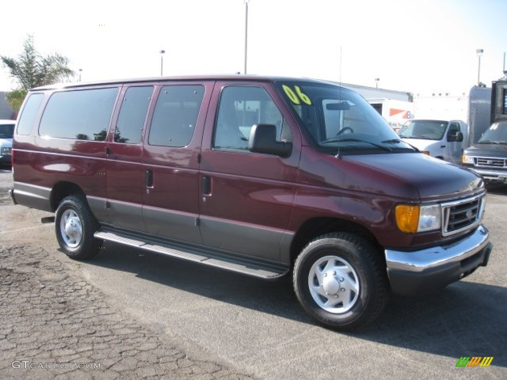 2006 E Series Van E350 XLT 15 Passenger - Toreador Red Metallic / Medium Flint Grey photo #1