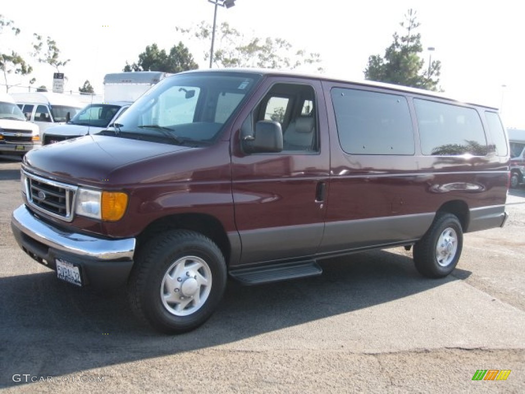 2006 E Series Van E350 XLT 15 Passenger - Toreador Red Metallic / Medium Flint Grey photo #3