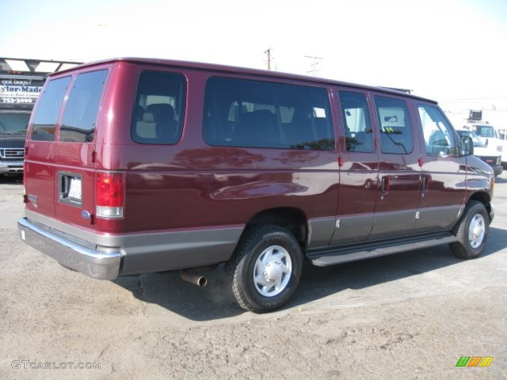 2006 E Series Van E350 XLT 15 Passenger - Toreador Red Metallic / Medium Flint Grey photo #6