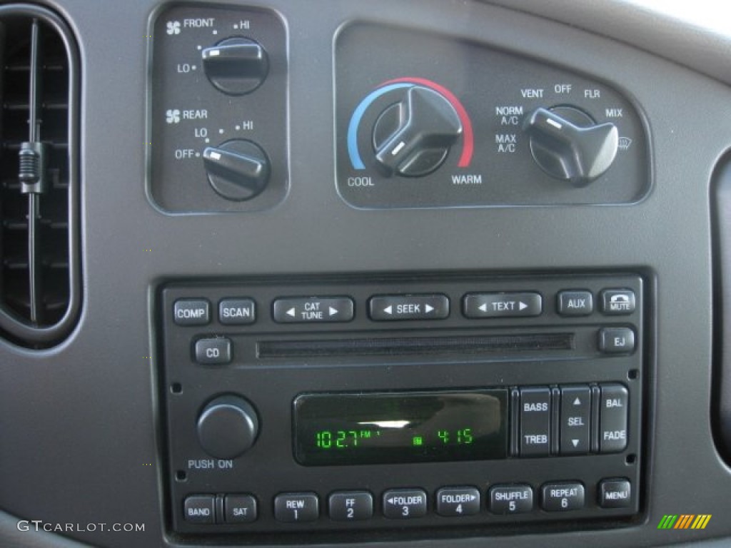 2006 E Series Van E350 XLT 15 Passenger - Toreador Red Metallic / Medium Flint Grey photo #11