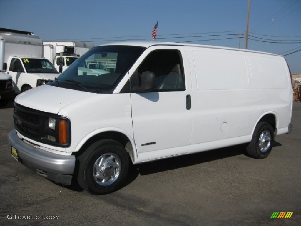 Summit White 2002 Chevrolet Express 1500 Cargo Van Exterior Photo #54472949
