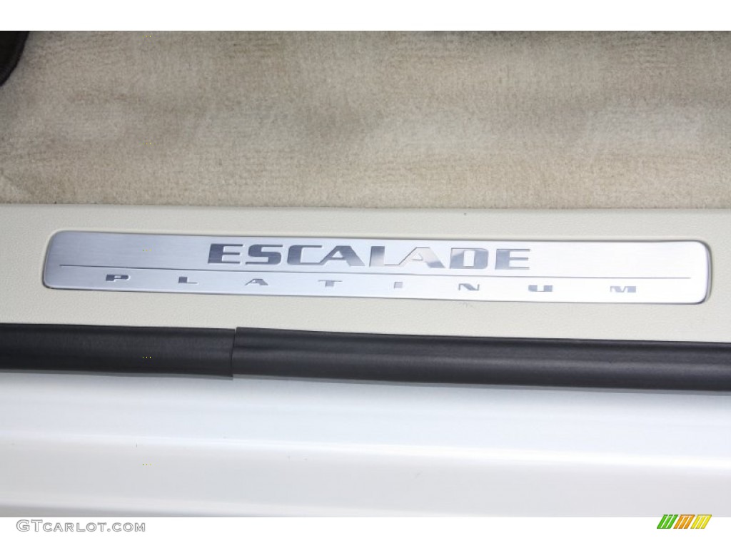 2010 Cadillac Escalade ESV Platinum Marks and Logos Photo #54472980