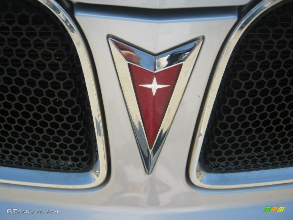 2009 Pontiac Torrent Standard Torrent Model Marks and Logos Photos