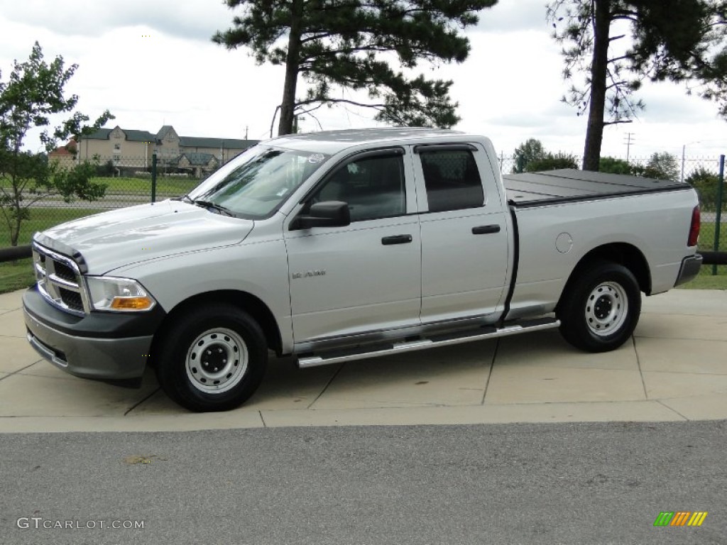 2009 Ram 1500 ST Quad Cab - Bright Silver Metallic / Dark Slate/Medium Graystone photo #9