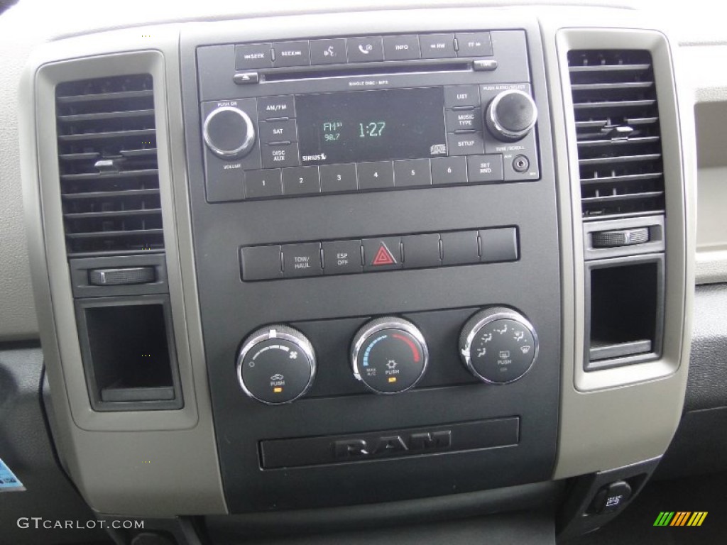 2009 Ram 1500 ST Quad Cab - Bright Silver Metallic / Dark Slate/Medium Graystone photo #20