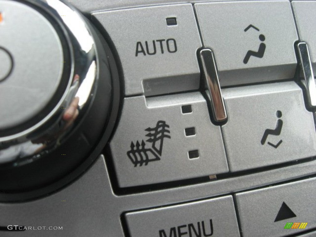 2010 Chevrolet Equinox LT Controls Photo #54490370