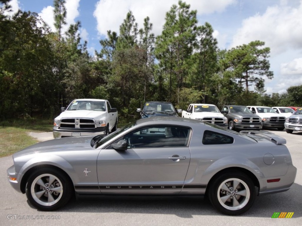 2006 Mustang V6 Premium Coupe - Tungsten Grey Metallic / Black photo #2
