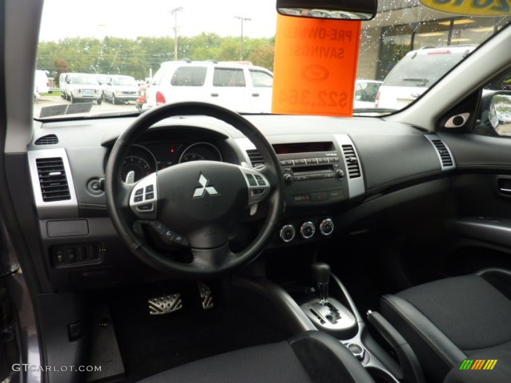 2010 Mitsubishi Outlander GT 4WD Dashboard Photos
