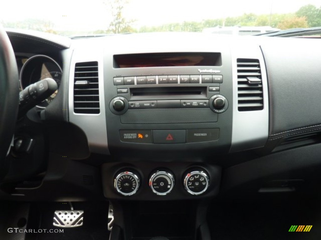 2010 Mitsubishi Outlander GT 4WD Controls Photos