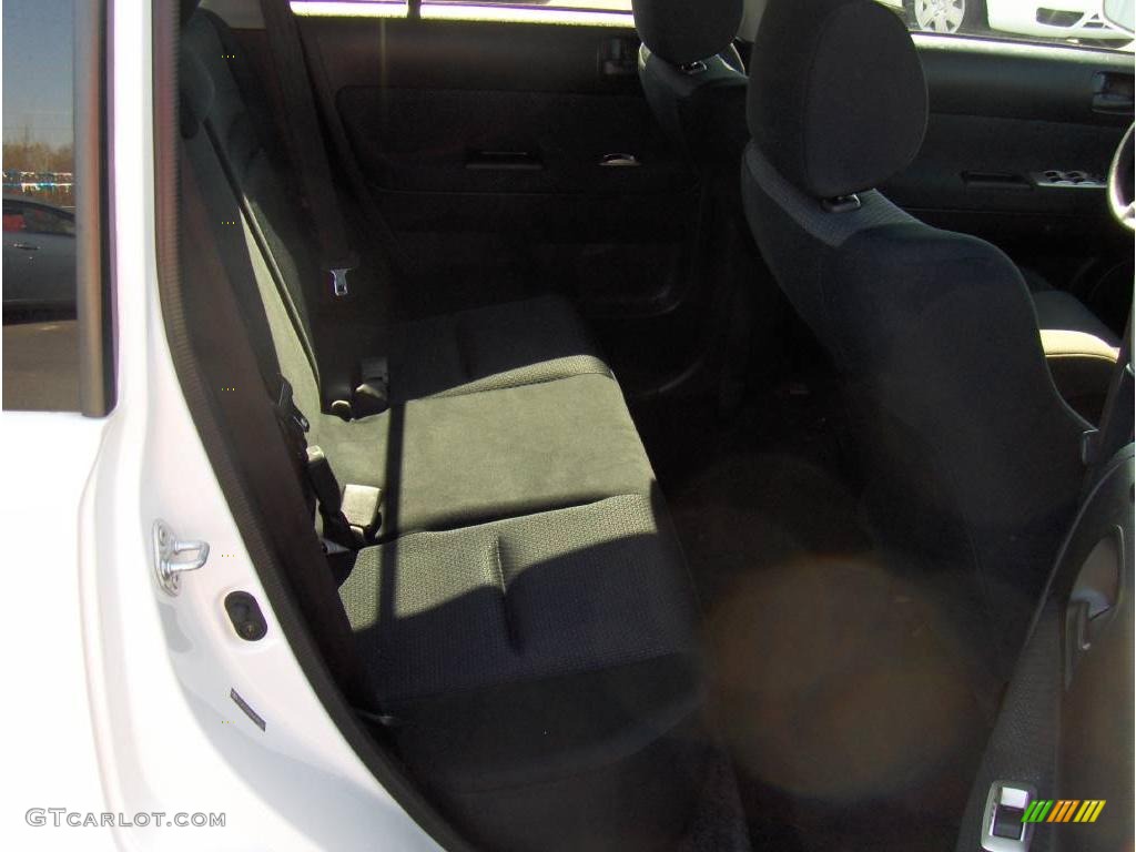 2006 xB  - Polar White / Dark Charcoal photo #7