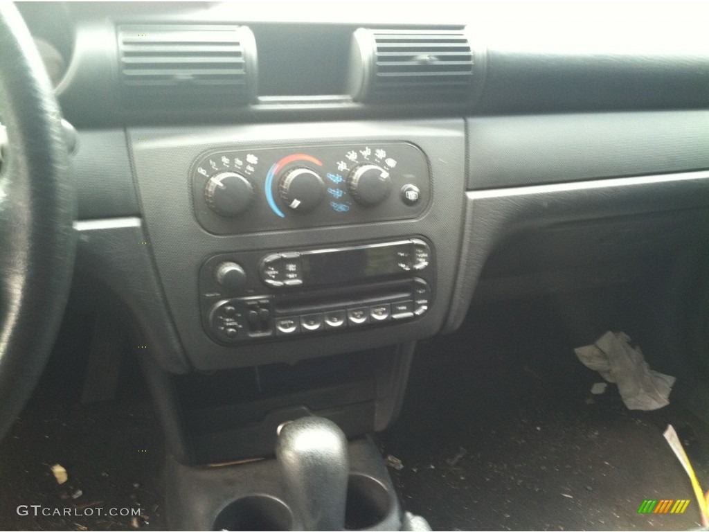 2004 Stratus SXT Sedan - Ice Silver Pearlcoat / Dark Slate Gray photo #8