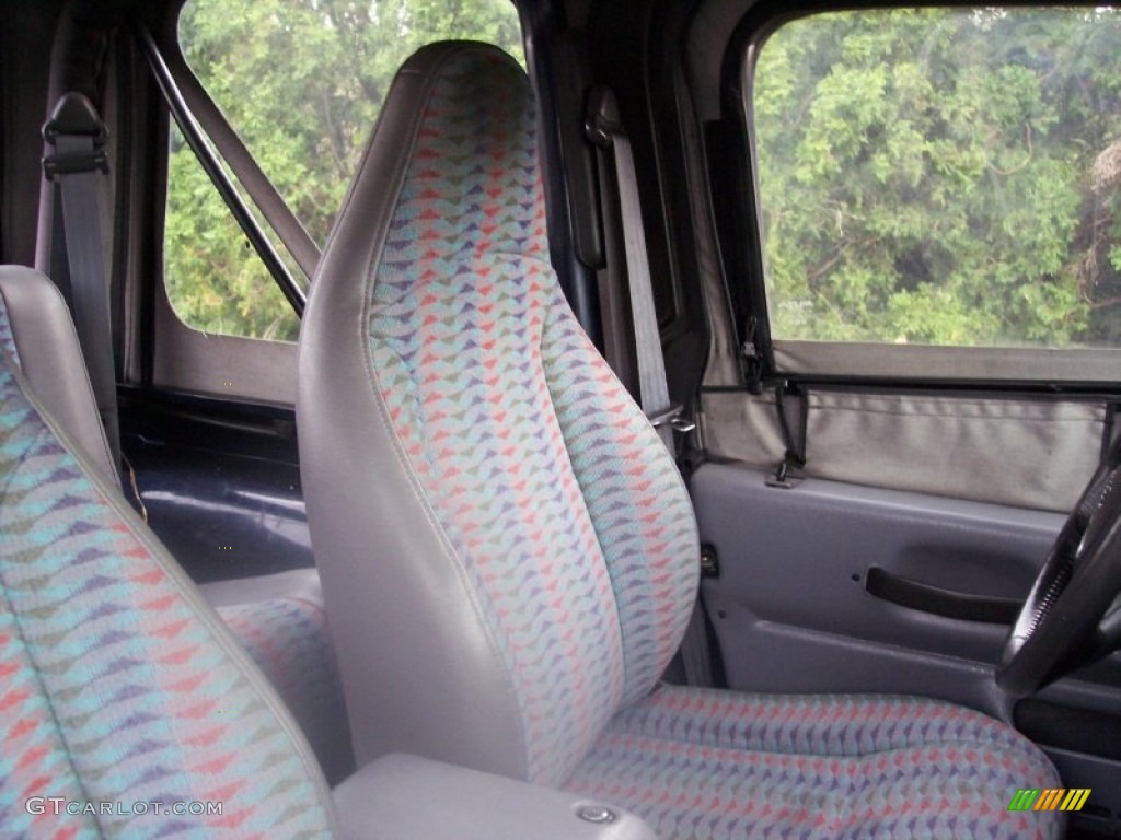 Gray Interior 1997 Jeep Wrangler SE 4x4 Photo #54507689