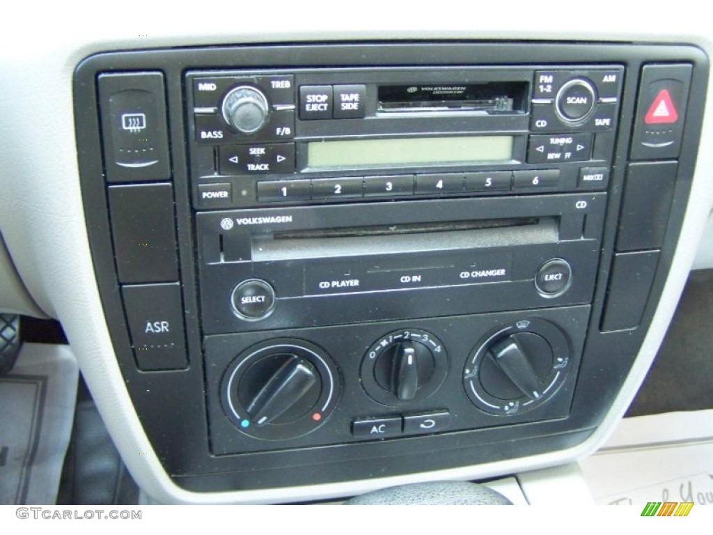 2001 Volkswagen Passat GLS Wagon Controls Photo #54517434