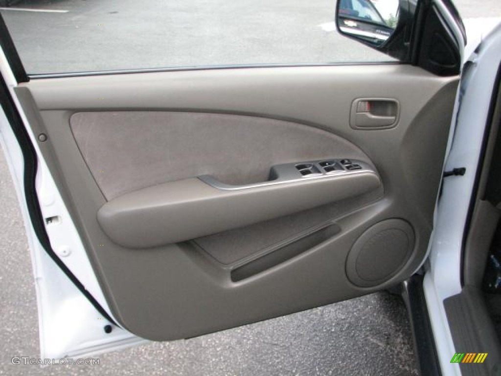 2003 Mitsubishi Outlander LS Sandblast Door Panel Photo #54517823