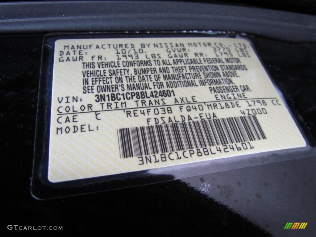 2011 Versa 1.8 S Hatchback - Espresso Black / Beige photo #12
