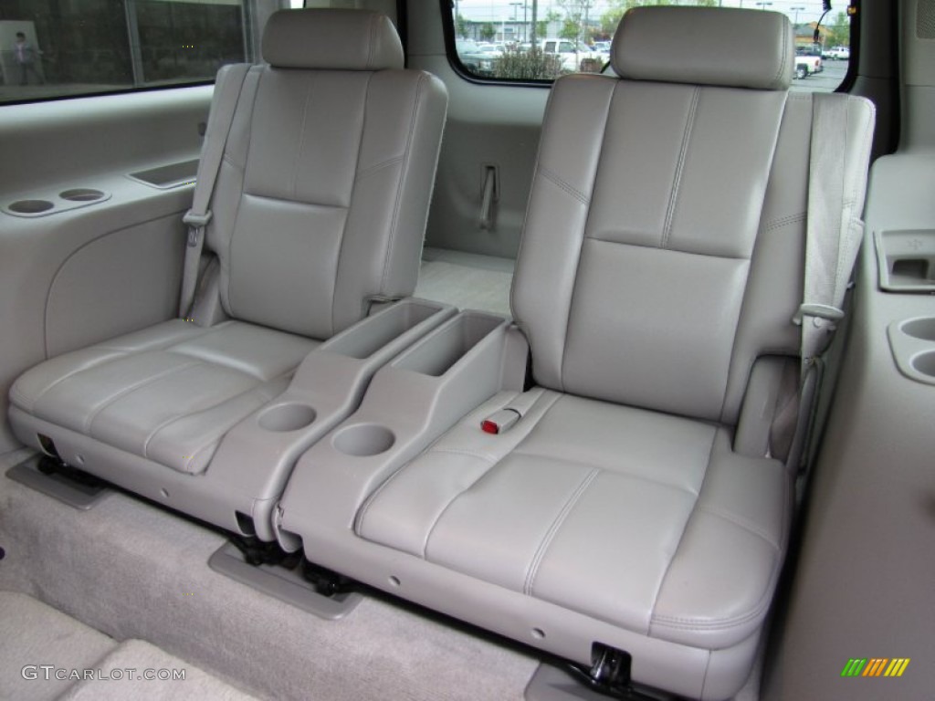 Light Titanium/Dark Titanium Interior 2007 Chevrolet Suburban 1500 LT 4x4 Photo #54518725