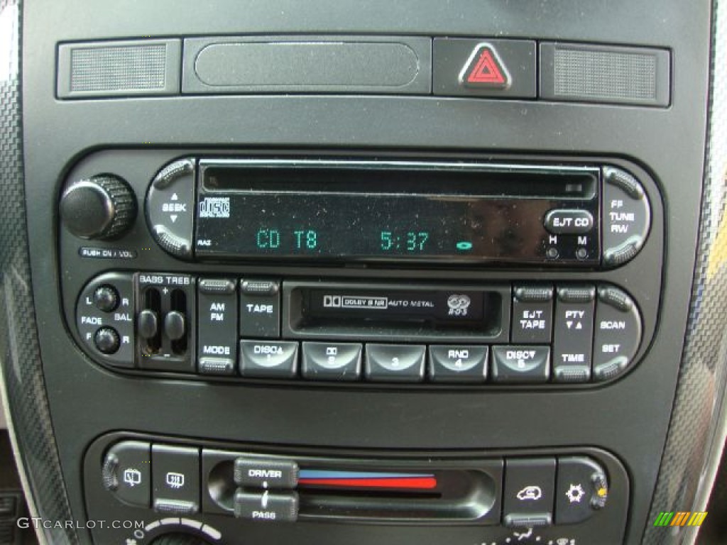 2005 Dodge Caravan SXT Audio System Photos
