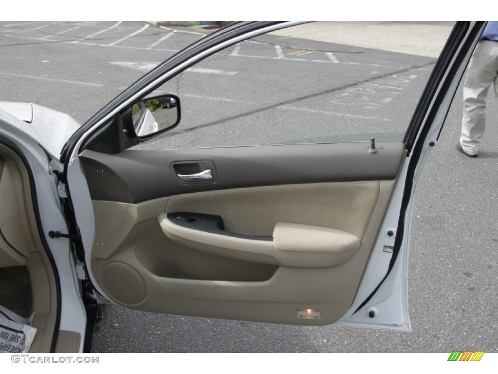 2003 Accord LX Sedan - Taffeta White / Ivory photo #20